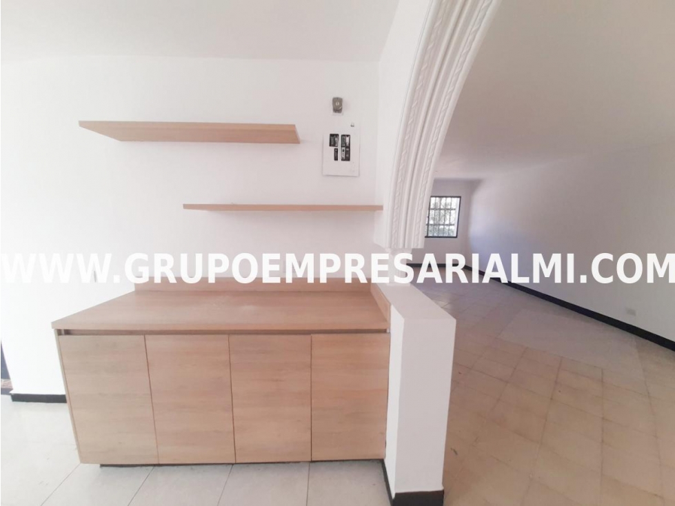 FABULOSA CASA COMERCIAL EN ARRIENDO - SECTOR SIMÓN BOLÍVAR COD: 31944 — foto 4