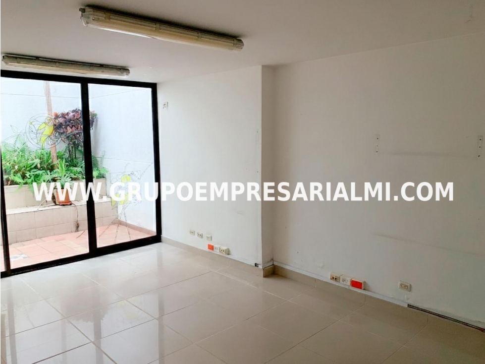 FABULOSA CASA COMERCIAL EN ARRIENDO - SECTOR EL NOGAL COD: 33566 - 2