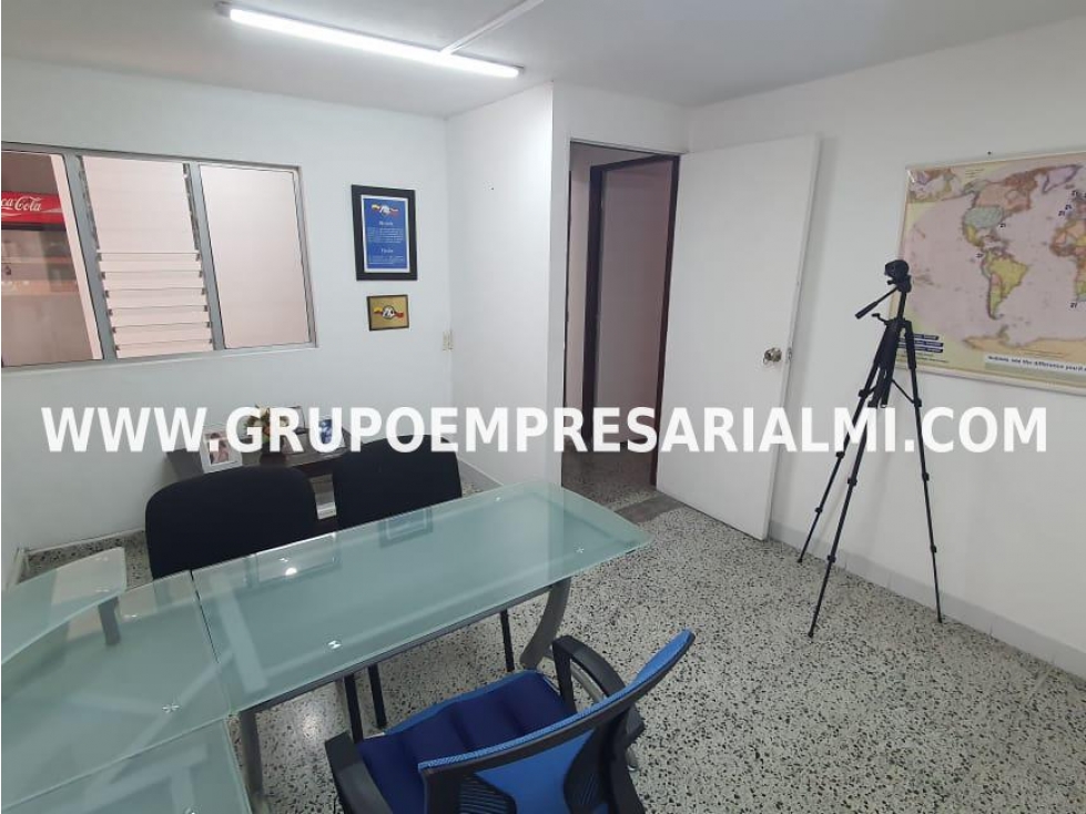 FABULOSA CASA COMERCIAL EN VENTA - SECTOR LAS ACACIAS COD: 32799