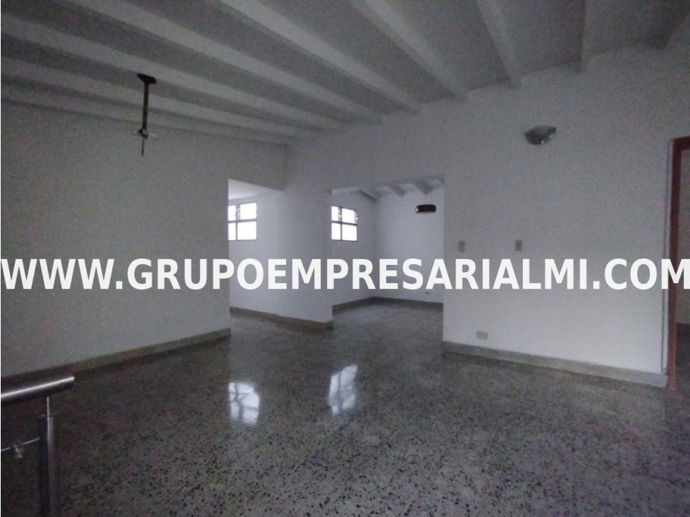 FABULOSA CASA EN ARRIENDO - SECTOR SIMÓN BOLÍVAR COD: 29406