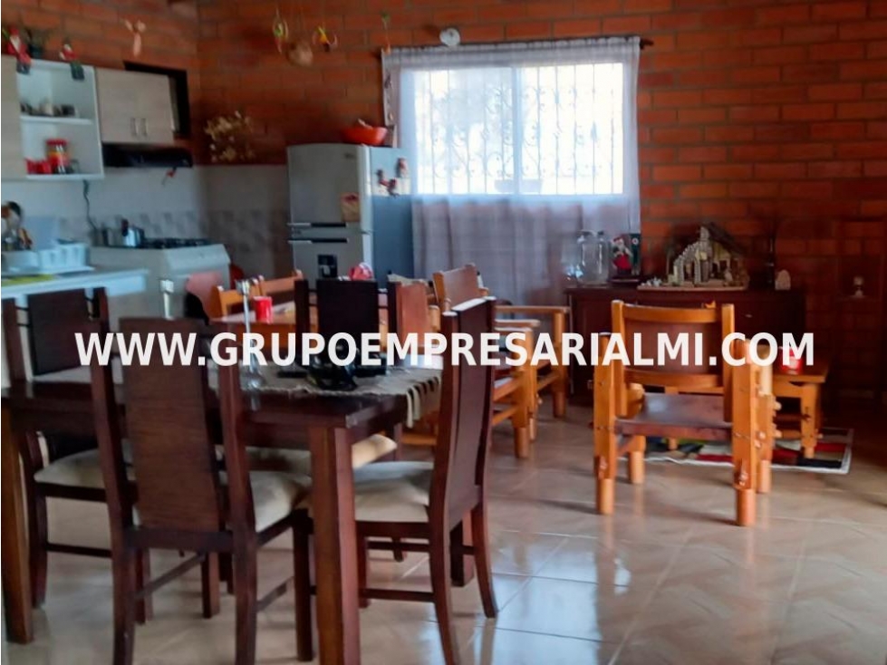 FABULOSA CASA FINCA EN VENTA - SECTOR EL RETIRO COD: 33346