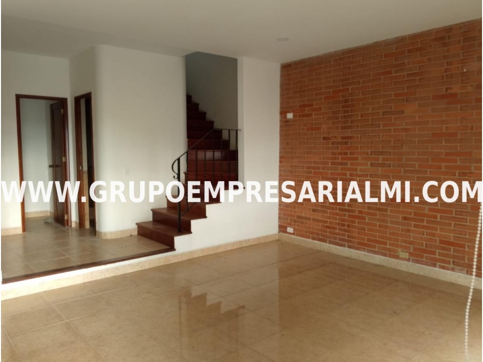 FABULOSA CASA UNIFAMILIAR EN ARRIENDO - SECTOR EL TESORO COD: 31913