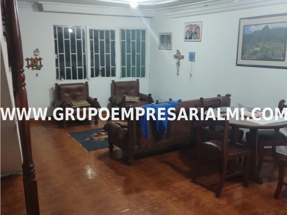 FABULOSA CASA UNIFAMILIAR EN VENTA - SECTOR EL SANGO COD: 32459
