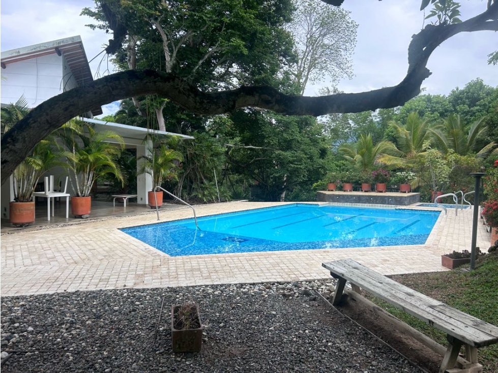 FABULOSA FINCA EN SAN JERÓNIMO A PUERTA CERRADA — foto 2
