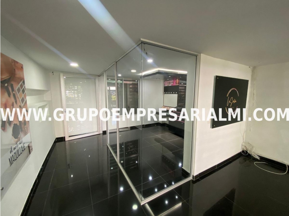FABULOSA OFICINA EN ARRIENDO - SECTOR SURAMERICANA COD: 30052 - 4