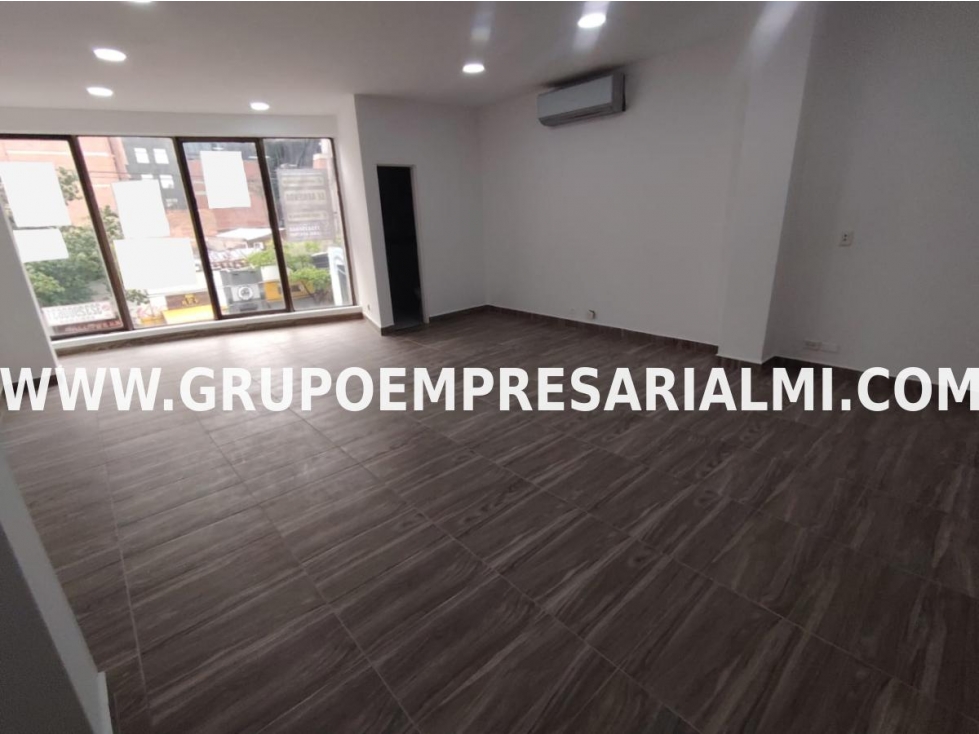 FABULOSA OFICINA EN ARRIENDO - SECTOR ASTORGA COD: 32838