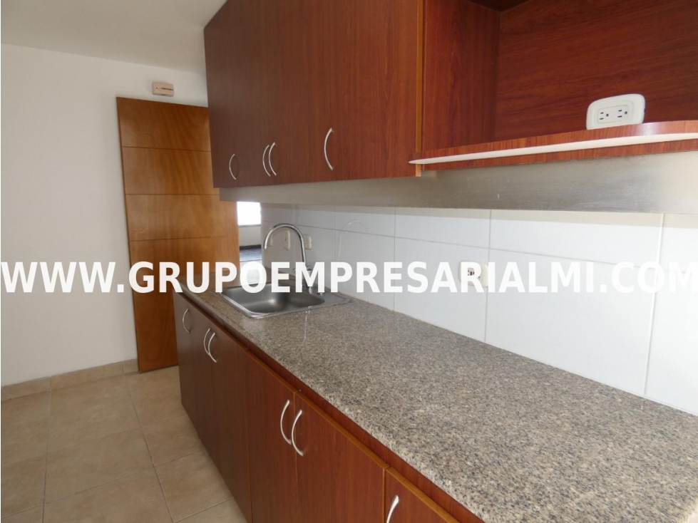 FABULOSO APARTAMENTO EN ARRIENDO - SECTOR EL TESORO COD: 31112 — foto 6