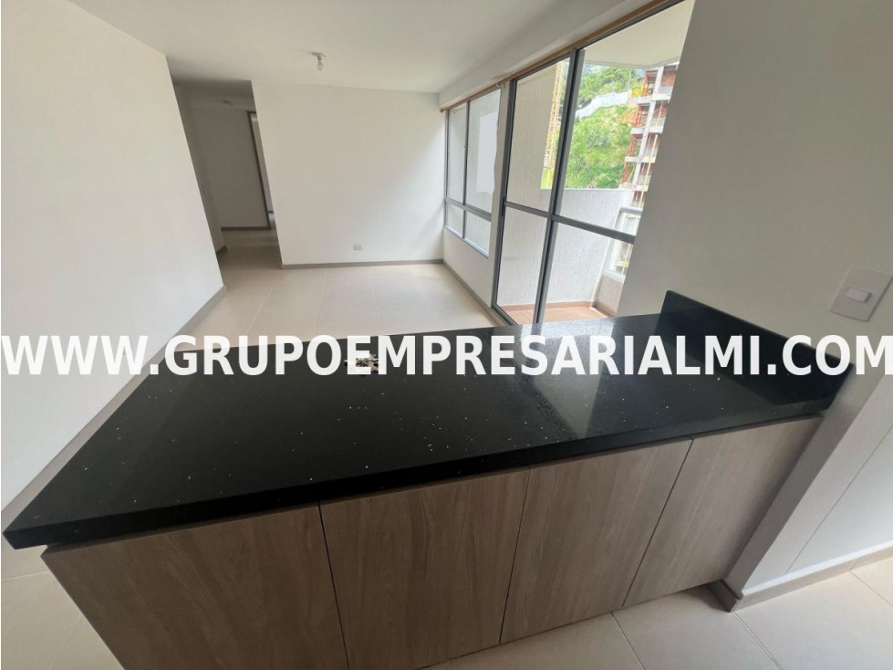 FABULOSO APARTAMENTO EN ARRIENDO - SECTOR LOMA DEL BARRO COD: 31967 — foto 3