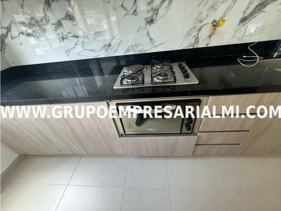 FABULOSO APARTAMENTO EN ARRIENDO - SECTOR LOMA DEL BARRO COD: 31967 — foto 4