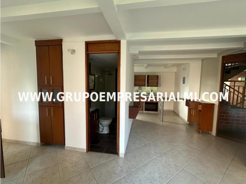 FABULOSO APARTAMENTO EN ARRIENDO - SECTOR SAN DIEGO COD: 32426 — foto 4