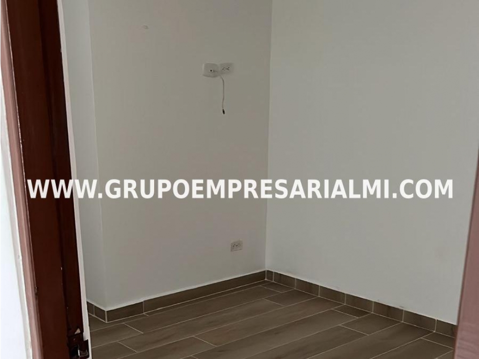 FABULOSO APARTAMENTO EN ARRIENDO - SECTOR SAN JOAQUÍN COD: 32833 — foto 4