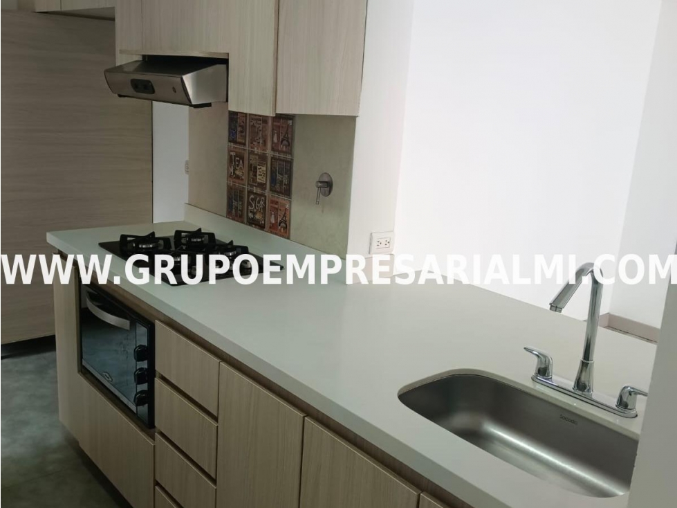 FABULOSO APARTAMENTO EN VENTA - SECTOR LOMA DE LOS BERNAL COD: 32282 — foto 4