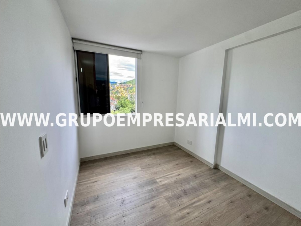 FABULOSO APARTAMENTO EN VENTA - SECTOR LOMA DE LOS BERNAL COD: 33946 — foto 4