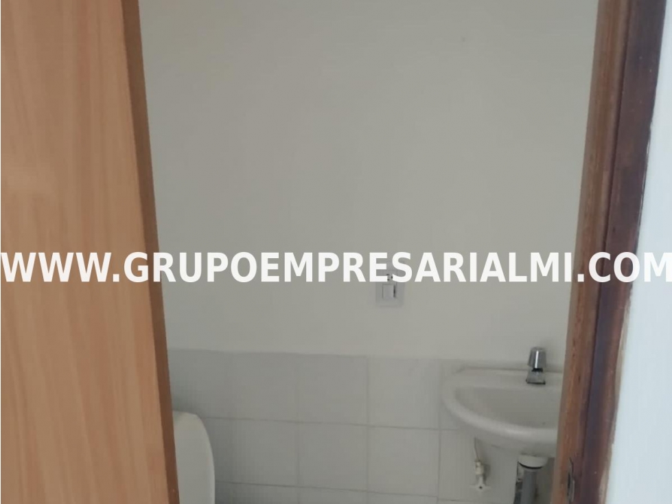 FABULOSO LOCAL EN ARRIENDO - SECTOR CALLE LARGA COD: 31712 - 4