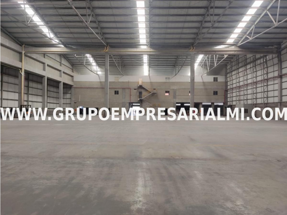 FANTÁSTICA BODEGA EN ARRIENDO - SECTOR GUARNE COD: 30463 - 2