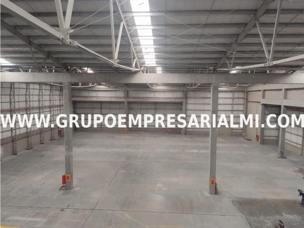 FANTÁSTICA BODEGA EN ARRIENDO - SECTOR GUARNE COD: 30463 - 3