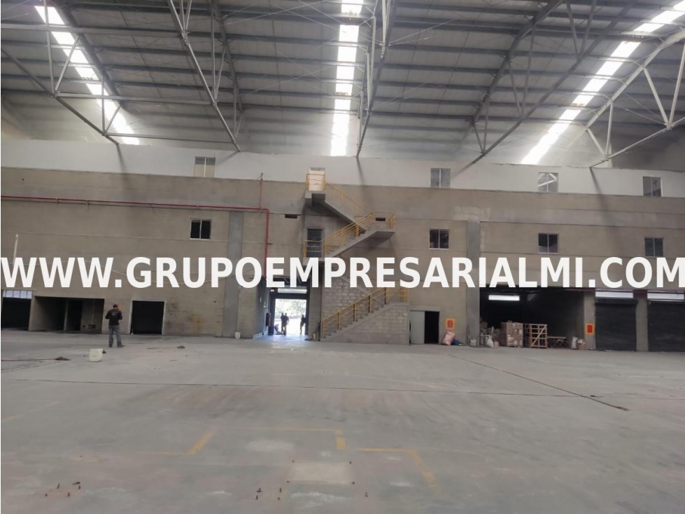 FANTÁSTICA BODEGA EN ARRIENDO - SECTOR GUARNE COD: 30463 - 4