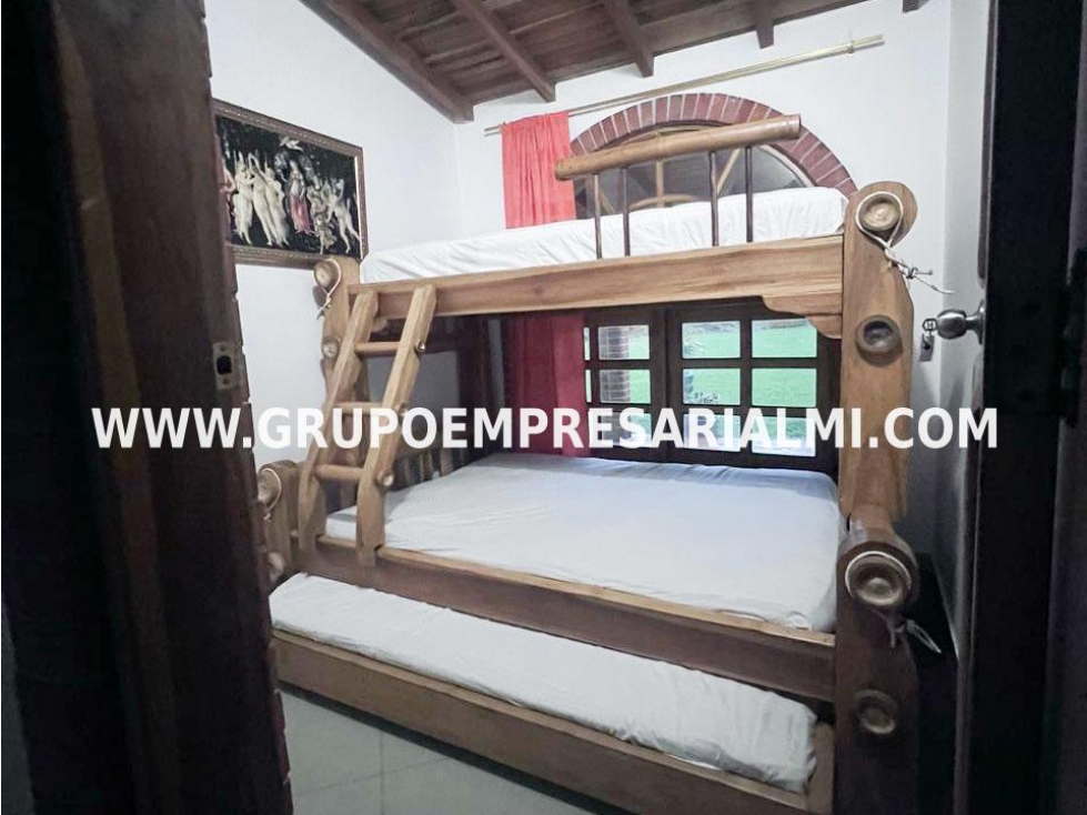 FANTÁSTICA CASA FINCA EN ARRIENDO - VEREDA ROMERAL COD: 31900 - 5