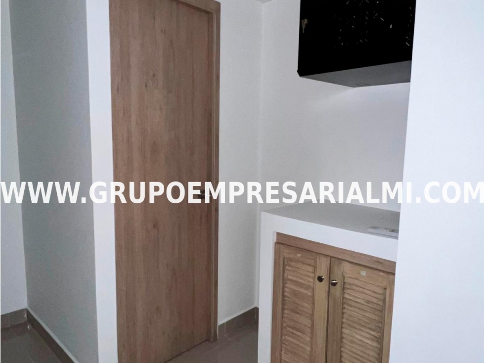FANTÁSTICA OFICINA EN ARRIENDO - SECTOR LOS ALCÁZARES COD: 32490 - 6