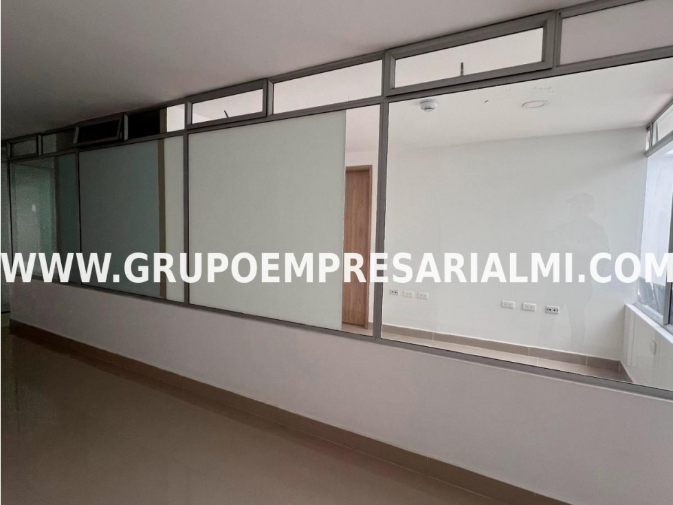 FANTÁSTICA OFICINA EN ARRIENDO - SECTOR LOS ALCÁZARES COD: 32490 - 2