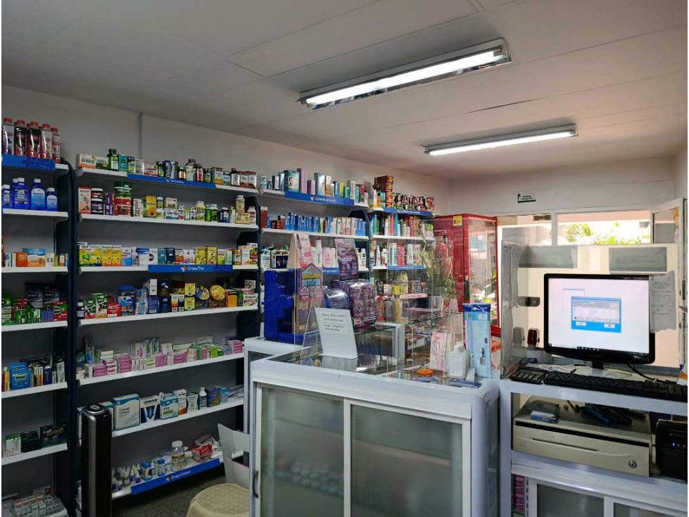 FARMACIA Y LOCAL EN VENTA SECTOR LA MOTA, MEDELLIN — foto 4