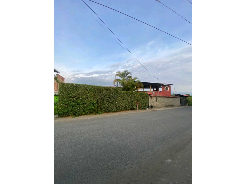 CASA CAMPESTRE EN SANTA ELENA EN VENTA - 2