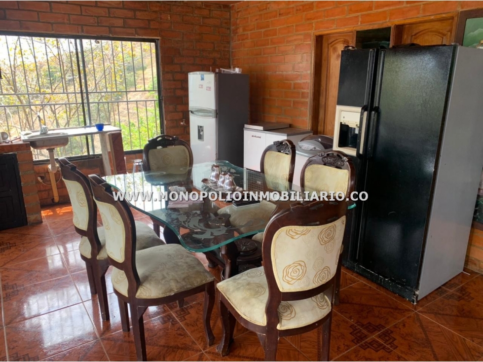 FINCA AMOBLADA EN ARRIENDO - SECTOR SANTA FE DE ANTIOQUIA COD: 23064 - 2