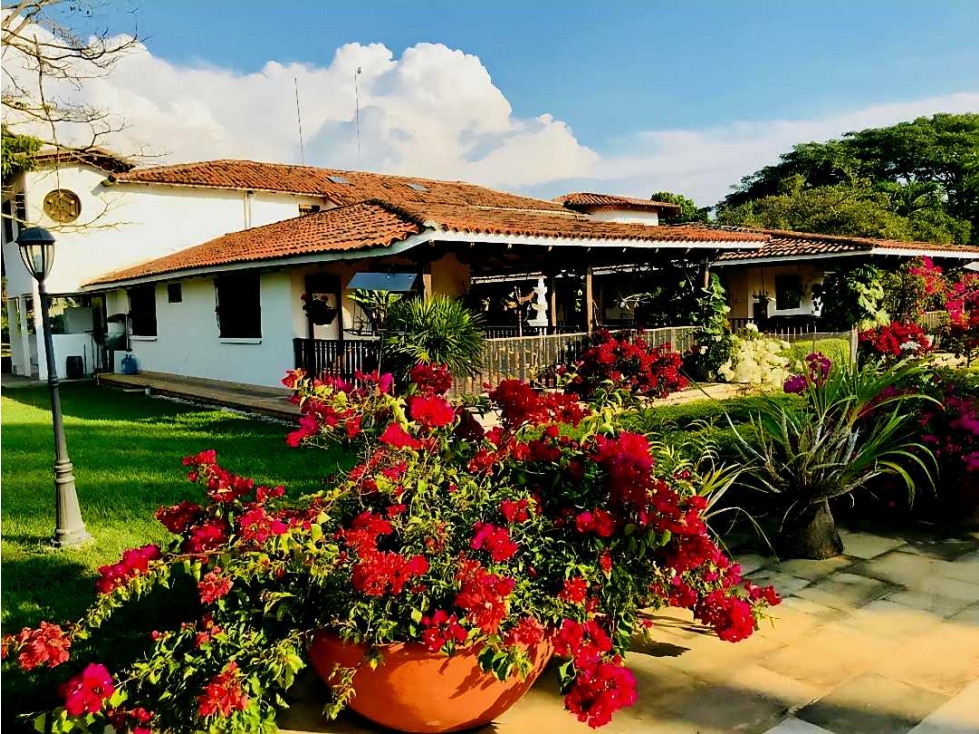 Finca autosostenible en Rozo para alojamiento y eventos 93% ocupación