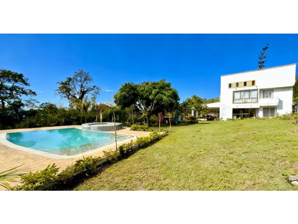Finca campestre en venta con piscina - La Buitrera Palmira Valle