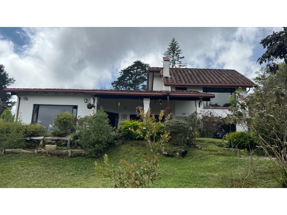 Finca campestre independiente para la venta en Santa Elena