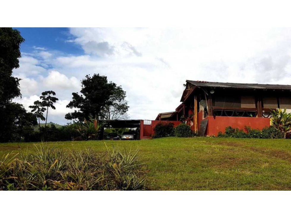 Casa- Finca Combia 400 mts terreno 19200 mts