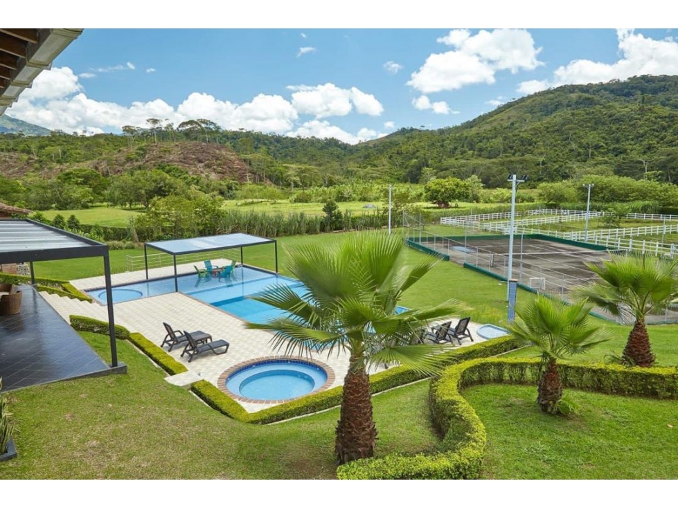 FINCA DE 11.700 MTS EN PORCE. PARCELACION.CABALLERIZAS Y CANCHA TENIS