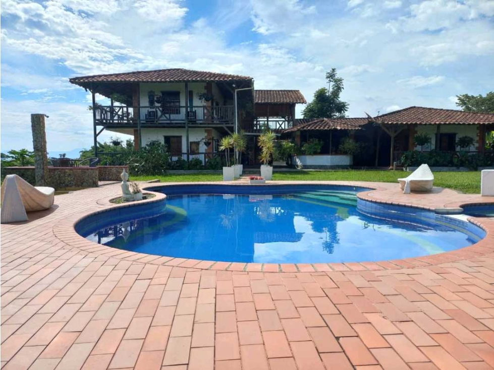 Finca de 12 cuadras. Ubicada entre circasia y montenegro — foto 2