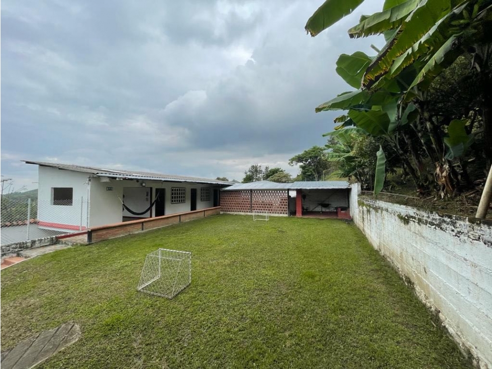 Finca de 1.300m2 con piscina en venta La Buitrera Palmira Valle - 4