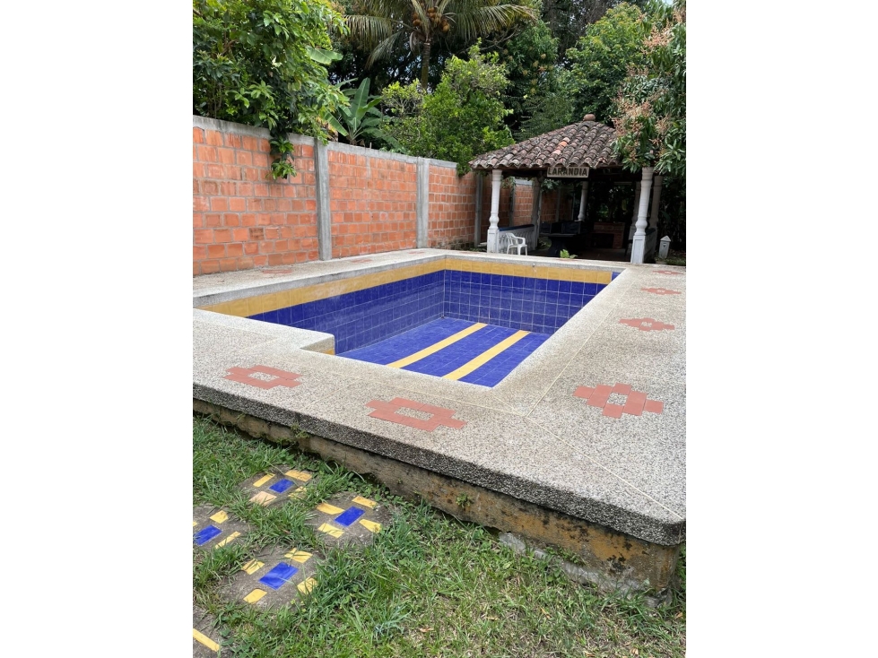 Finca de 600 m2 con piscina en venta permuta La Buitrera Palmira Valle