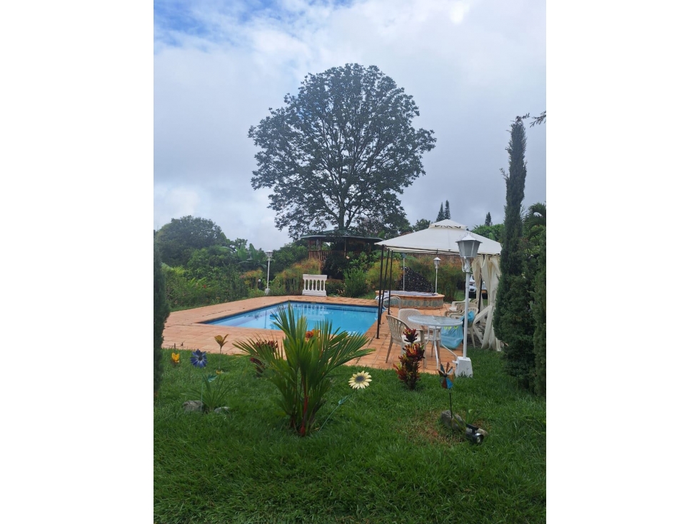 Finca de 3.000m2 con piscina en venta La Buitrera Palmira Valle - 2