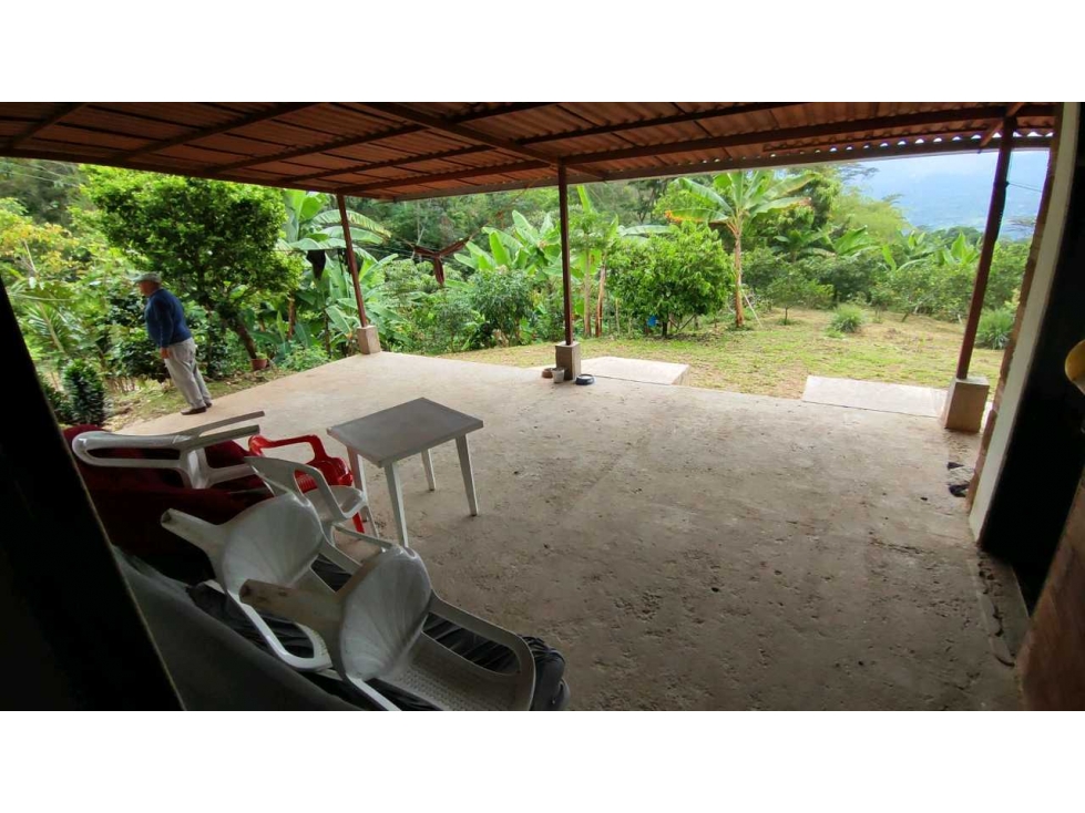 Finca de 4500 M2 en 320 mill en Tena Cund - 4
