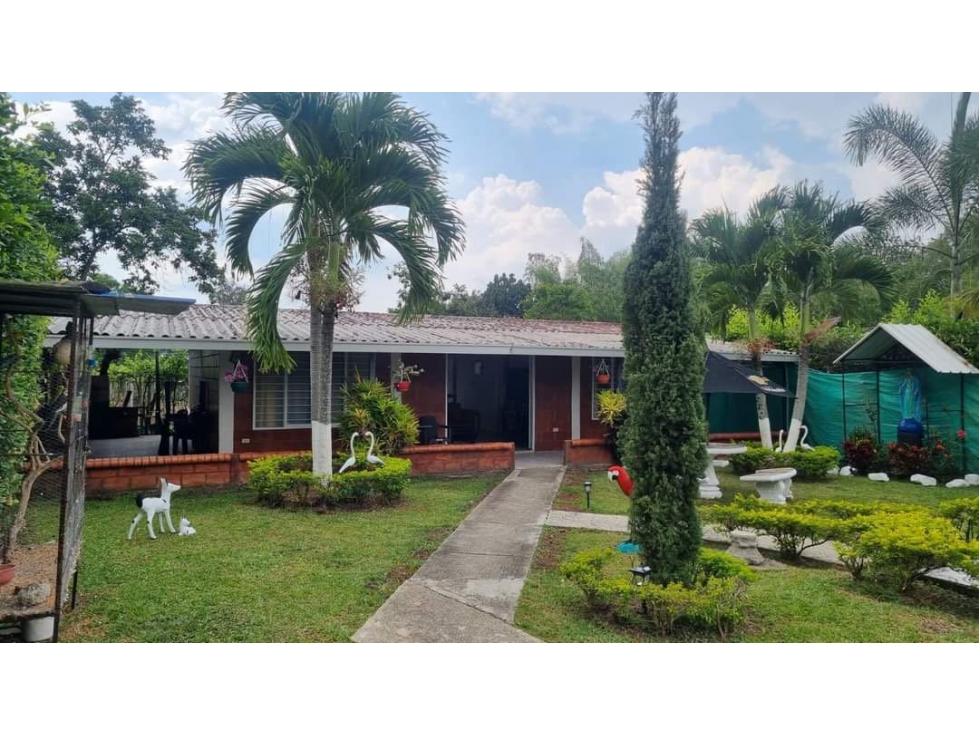Finca de 600m2 con piscina en venta Santa Elena El Cerrito Valle - 1