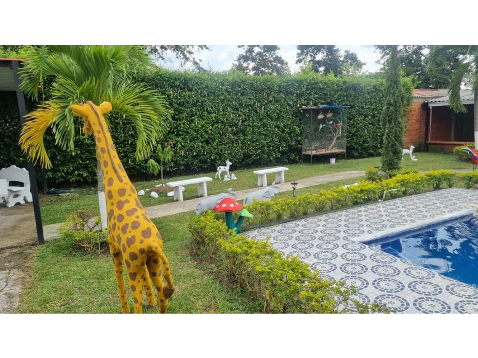 Finca de 600m2 con piscina en venta Santa Elena El Cerrito Valle - 2