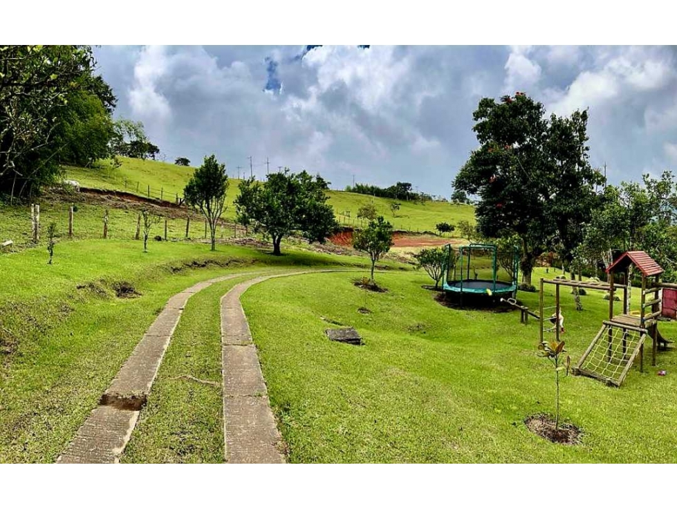 Finca en Municipio La Cumbre - Vereda Montañitas junto a la iglesia - 3