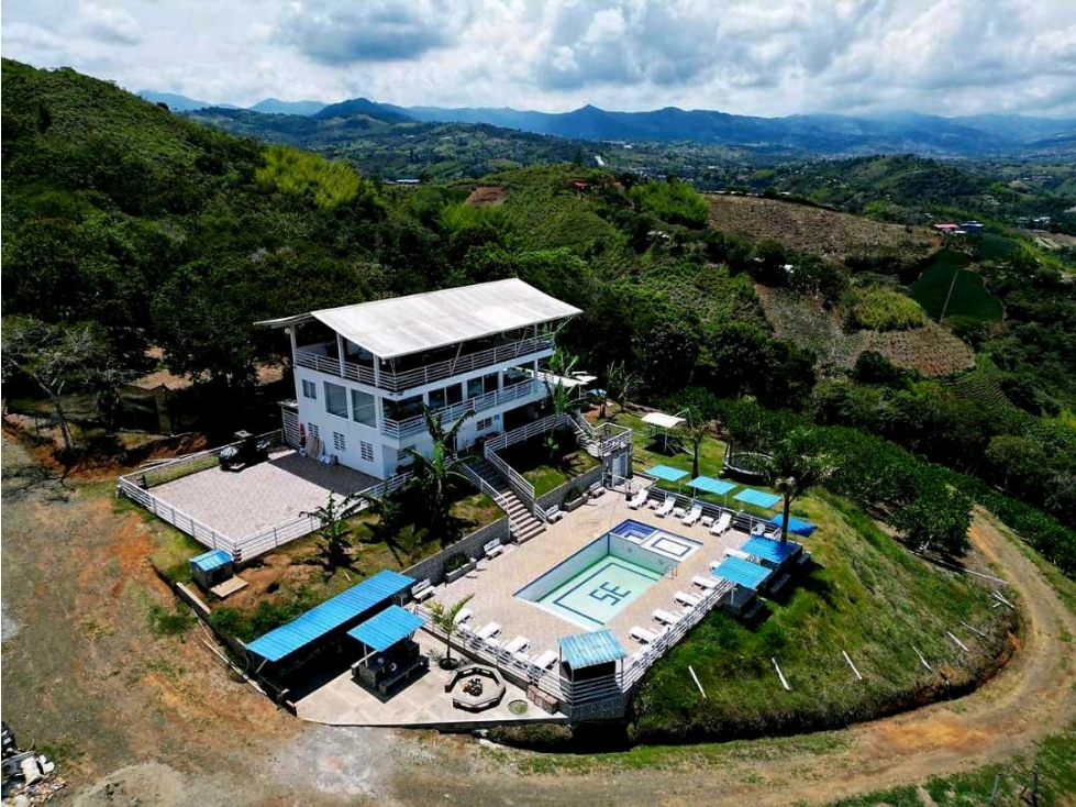 Finca ecoturistica cultivos deportes vía Dagua a la Cumbre