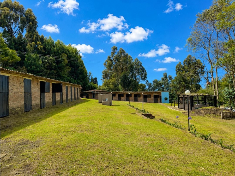 Finca en Arriendo Facatativa con pesebreras Alto del Vino - 1