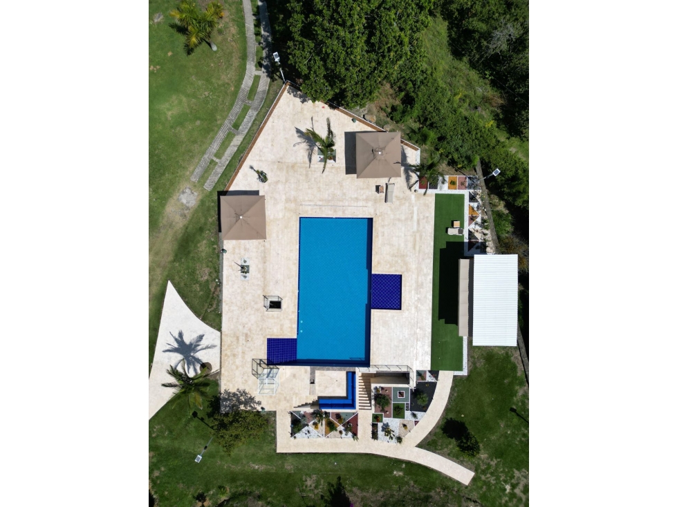Finca en Copacabana Antioquia 32000 metros El Zarzal 9600 millones
