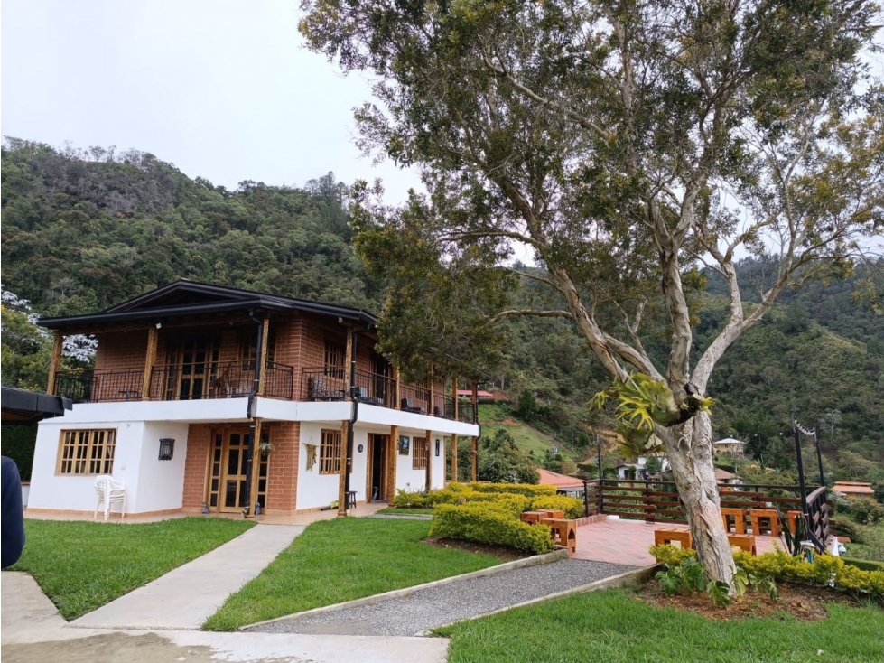 HERMOSA CASA FINCA EN LA VEREDA LA CLARITA EN GUARNE