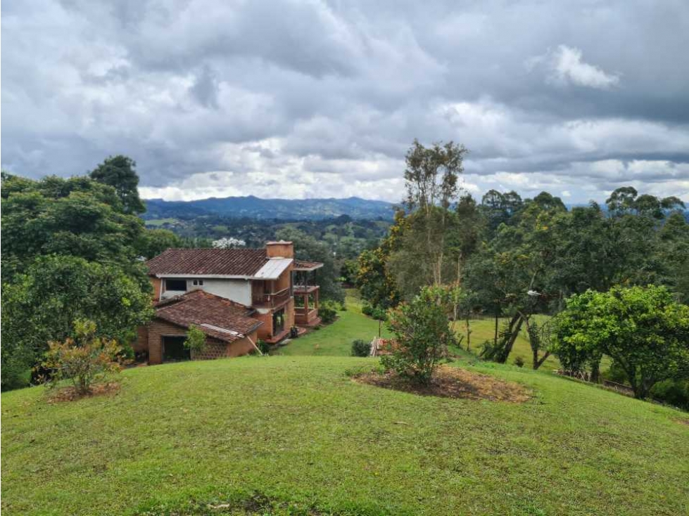 FINCA EN LLANO GRANDE - EL CAPIRO