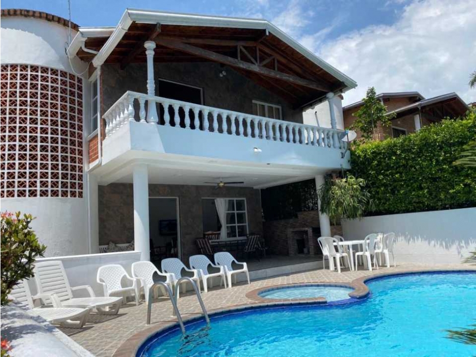 Finca de 310 m² con 5 alcobas en venta en San Jerónimo — foto 2