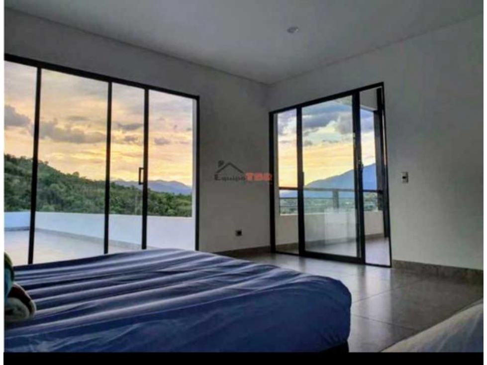 Finca entre San Jerónimo y Santa fe en venta.