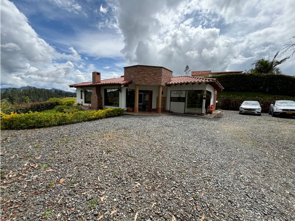 FINCA EN UNIDAD CERRADA EL RETIRO