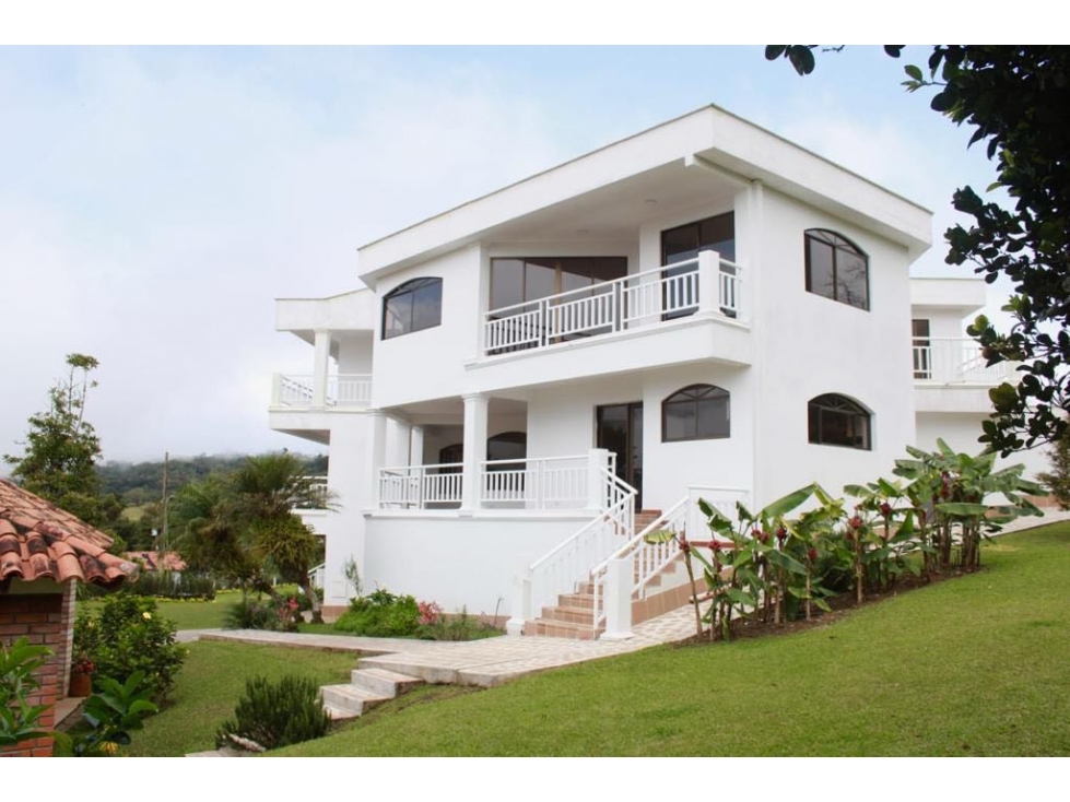 Finca en venta en condominio campestre - Lago Calima El Darién Valle - 2