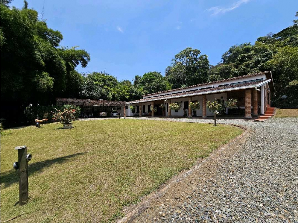 Impresionante Finca de 3000m² con Casa de 511m² en Venta, Copacabana — foto 4